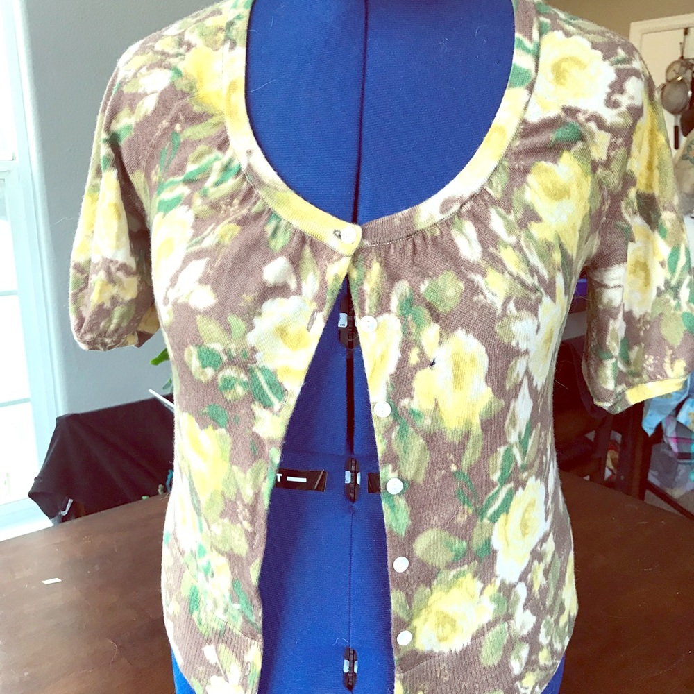 Precious Loft Short Sleeved Sweater, Size M